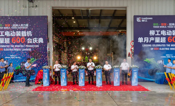 再創(chuàng)新高！柳工裝載機(jī)單月海外銷量超1000臺(tái)！