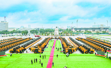 助力加納基建  加納總統(tǒng)出席柳工千臺(tái)設(shè)備交付儀式