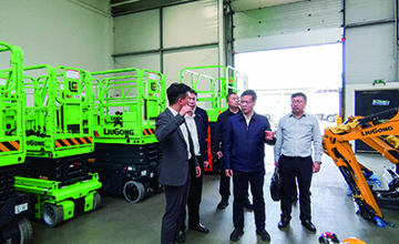 自治區(qū)副主席、柳州市委書記譚丕創(chuàng)走訪柳工英國公司