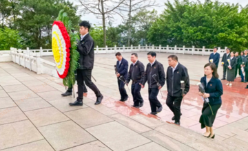 集團機關(guān)黨支部開展“緬懷革命先烈，弘揚民族精神”清明祭掃主題黨日活動